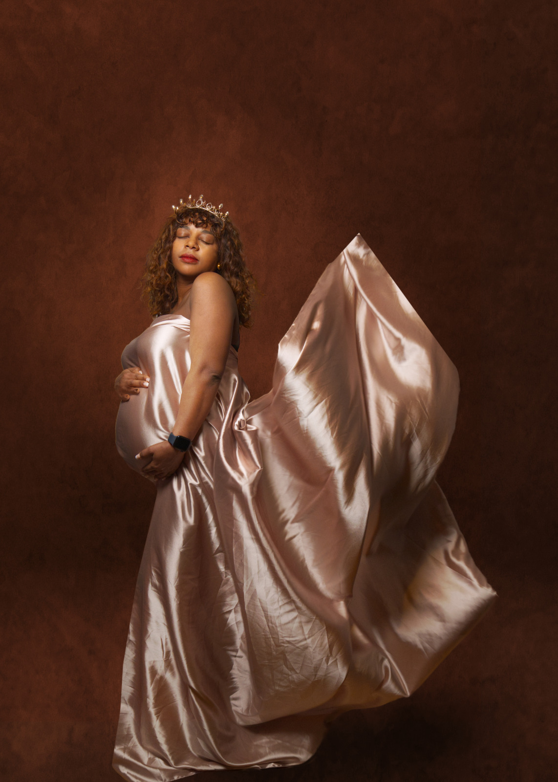 We have an ever growing collection of maternity gowns and accessories you can use free of charge!.Many of the gowns are custom made specially for us and you won’t